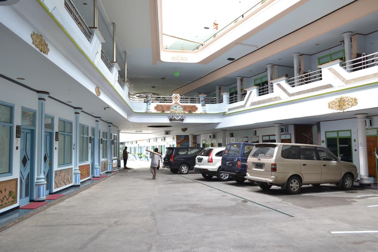 New Merdeka Hotel Jember Exterior photo
