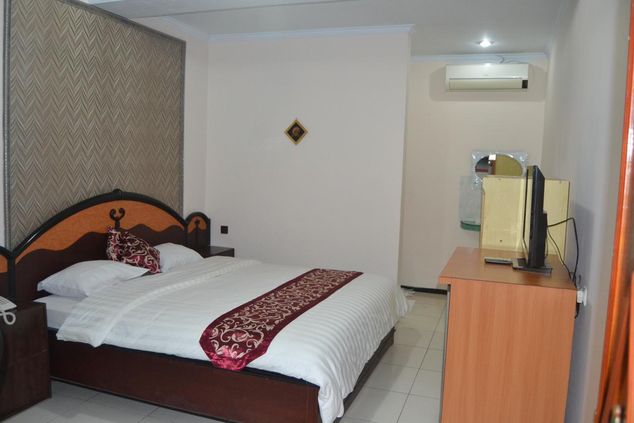 New Merdeka Hotel Jember Exterior photo